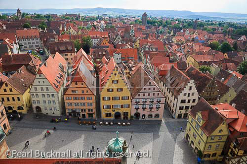 Aerial view of rooftops from the Town Hall (Rathaus) 
tower in Marktplatz, Rothenburg Ob der Tauber, 
Franconia, Bavaria, Germany, Europe. 